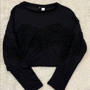 H&M Black Lace-Trim Cropped Long Sleeve Top